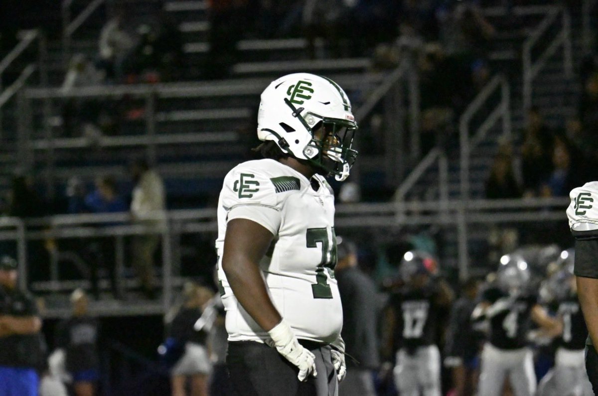 TravisNoble74's tweet photo. Class of 28 it’s time  !!
Elyria Catholic HS  
Cell-4404537131 📲
6’2 275 OL/DL 
Can’t  wait to build Relationships. 
Let’s  work. 

@OhiosElite1 @coach_elderm @neohiohsfb @PrepRedzoneOH @DaleRodick @CoachChad_T3 @Coach_Stad @ECHSAthletics @OL_HawgAcademy https://t.co/ncv8sIAltN