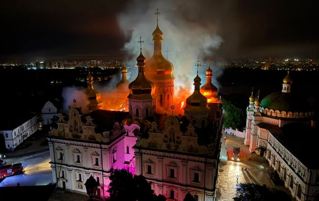 luenabesch's tweet photo. Etwas Kontext zum Kiewer Höhlenkloster: bis vor einem Jahr gehörte diese Kultstätte der Orthodoxie zum Moskauer Patriarchat. Dann wurde sie ihm gewaltsam entrissen. Unvorstellbar, dass #Russland es gezielt angreifen würde. Das Ganze riecht nach einer abermaligen Inszenierung. https://t.co/RE3IHupYpO