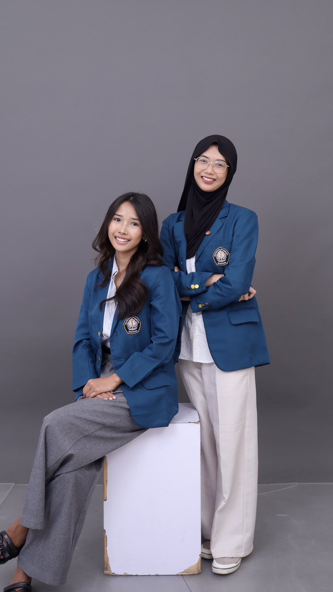 ebieella's tweet photo. no one but us 5 minutes after getting an almet😃 https://t.co/n7Q4Qxz7iv