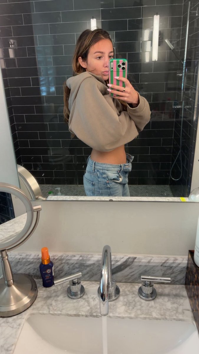 goddesscelly2's tweet photo. send me a very warm and very expensive welcome back ❤️❤️ https://t.co/oFhschctpp