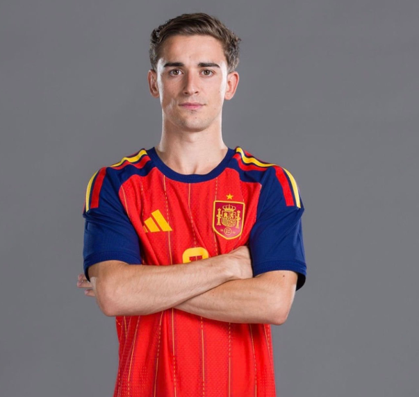 ballerfrom2007's tweet photo. The only country in the world where with 12 games in the entire season they call you up to a World Cup and not only that, they stick you in as a starter in the first match. https://t.co/erCGga8Ci5