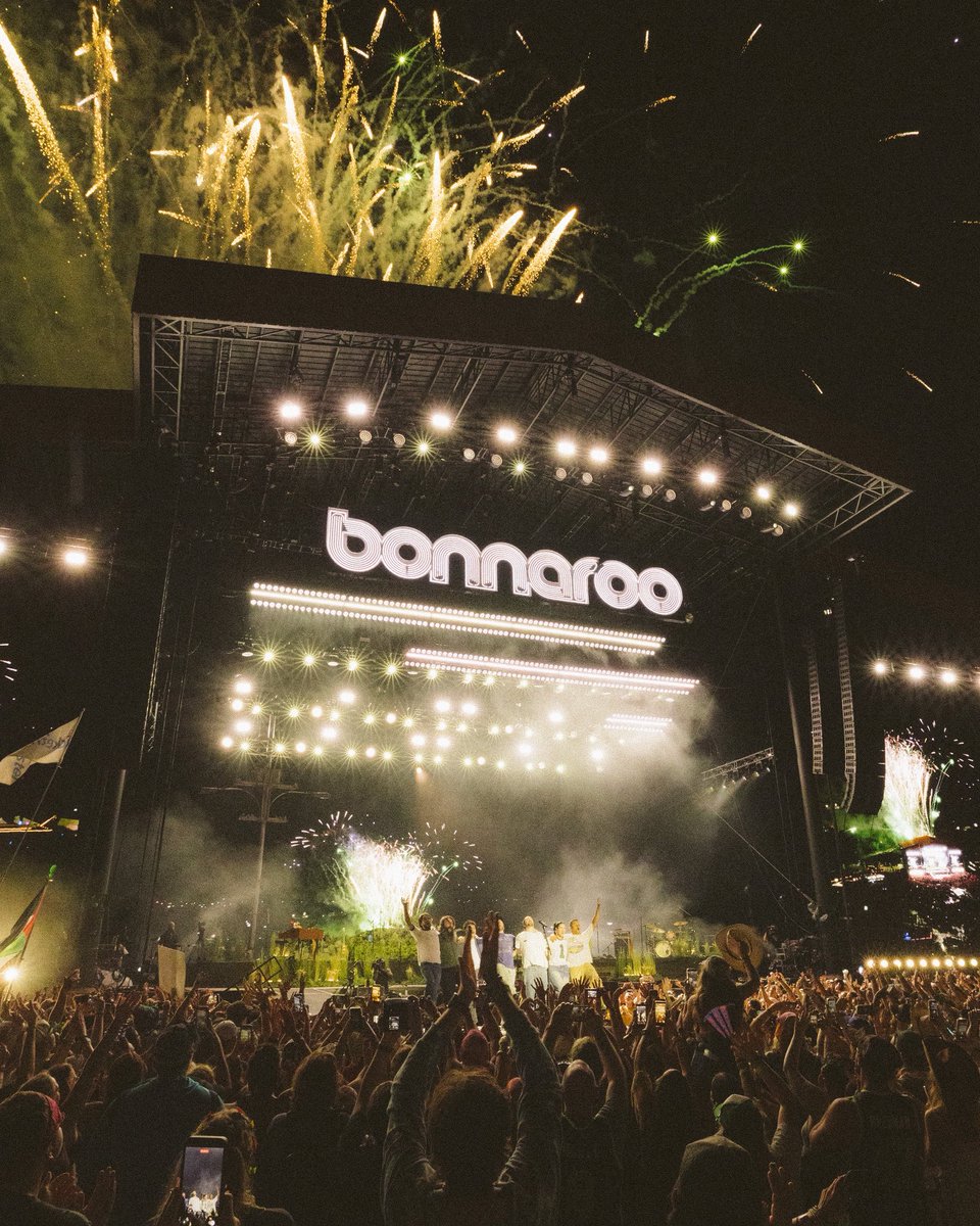 NoahKahan's tweet photo. Bonnaroo we made it out the mud. Love you all and constantly pinching myself that I’m lucky enough to get this kind of opportunity. I’ll never forget it https://t.co/3oPCTcfqMk