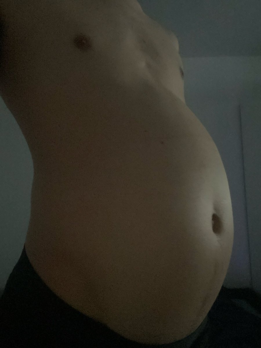 tumballoon4's tweet photo. Fill me up more? It’s hard as a rock
#bellyinflation https://t.co/eFQGXwhO9C