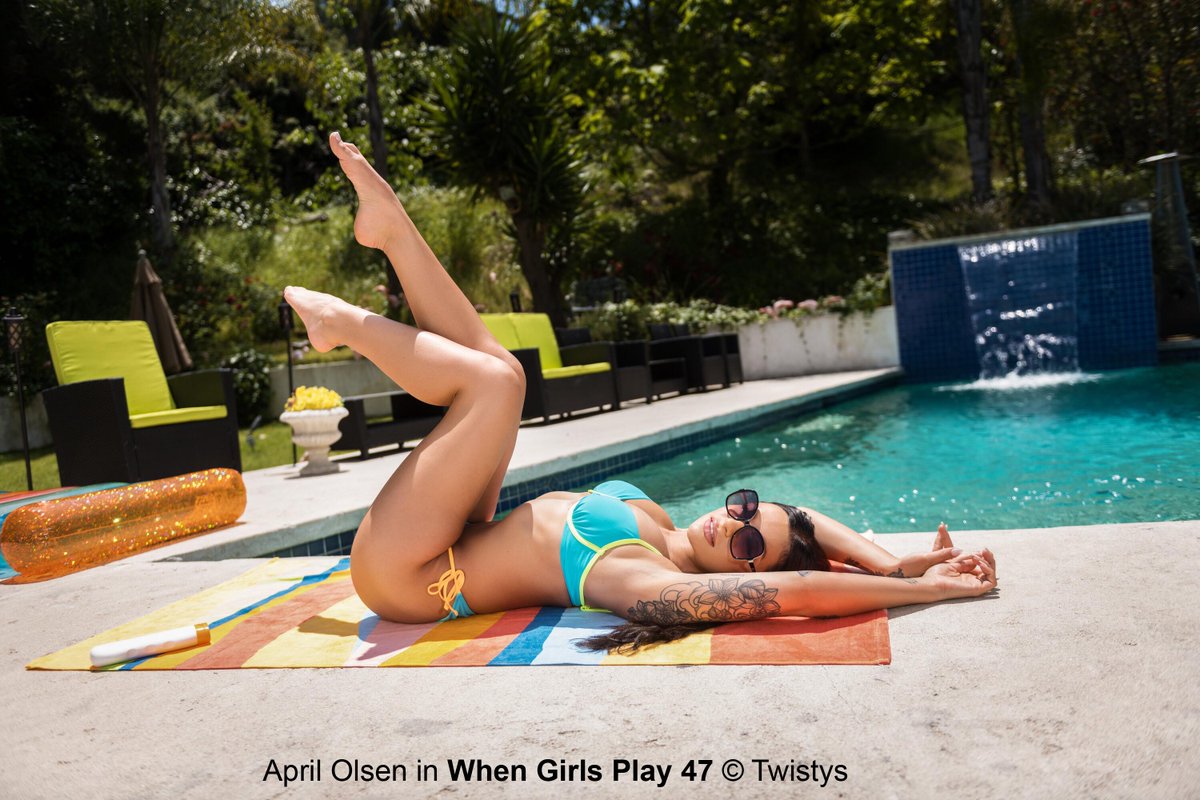 adultempire's tweet photo. 😎☀️Have Fun In The Sun☀️😎 

Want to win a Sexy Merch Pack? 

To enter:
✅ Retweet this post
✅ Comment below with who you would want to spend the day at the pool with. 🏊👙💦

Two lucky winners will score an Adult Empire Summer Merch Pack!

Giveaway ends Thursday, June 18th at 12PM ET. Winner will be contacted via DM. Good luck! 

#Giveaway #Contest #PoolParty #Summer

No purchase necessary. Must be 18+ to enter.

@undeux @Twistys