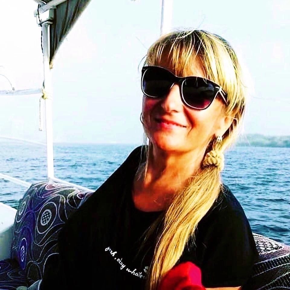 volodarskijo's tweet photo. Оксана Городинська сіє навколо себе любов. Носить її в серці та водночас щедро ділиться нею – Олег Володарський (відео)
 https://t.co/J7WEb8kGpA https://t.co/zspFgzYRJN