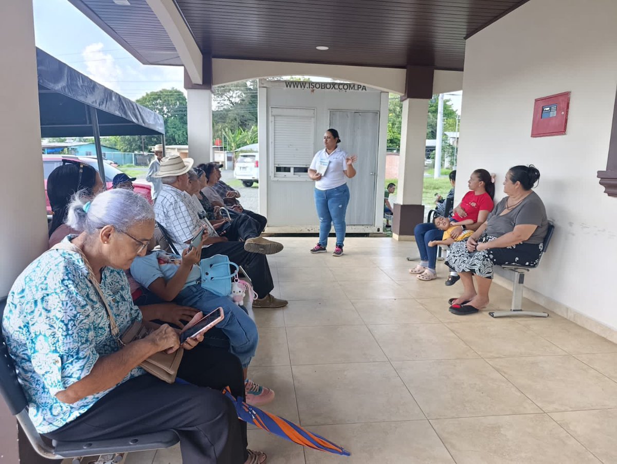 MINSAPma's tweet photo. #LosSantos | Desarrollamos jornadas de docencia y prevención en comunidades, escuelas y salas de espera, fortaleciendo conocimientos sobre vacunación, dengue y detección temprana.
Promovemos la participación ciudadana y la cultura de prevención. #MinsaPanamá https://t.co/eCspfQctYu