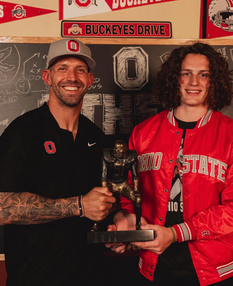 TJwarner_'s tweet photo. 4⭐️ LB commit Quinton Cypher on his official visit to Ohio State 📸

James Laurinaitis turning into one of the best position recruiting coaches in the country 👇 https://t.co/nZASdU15AE