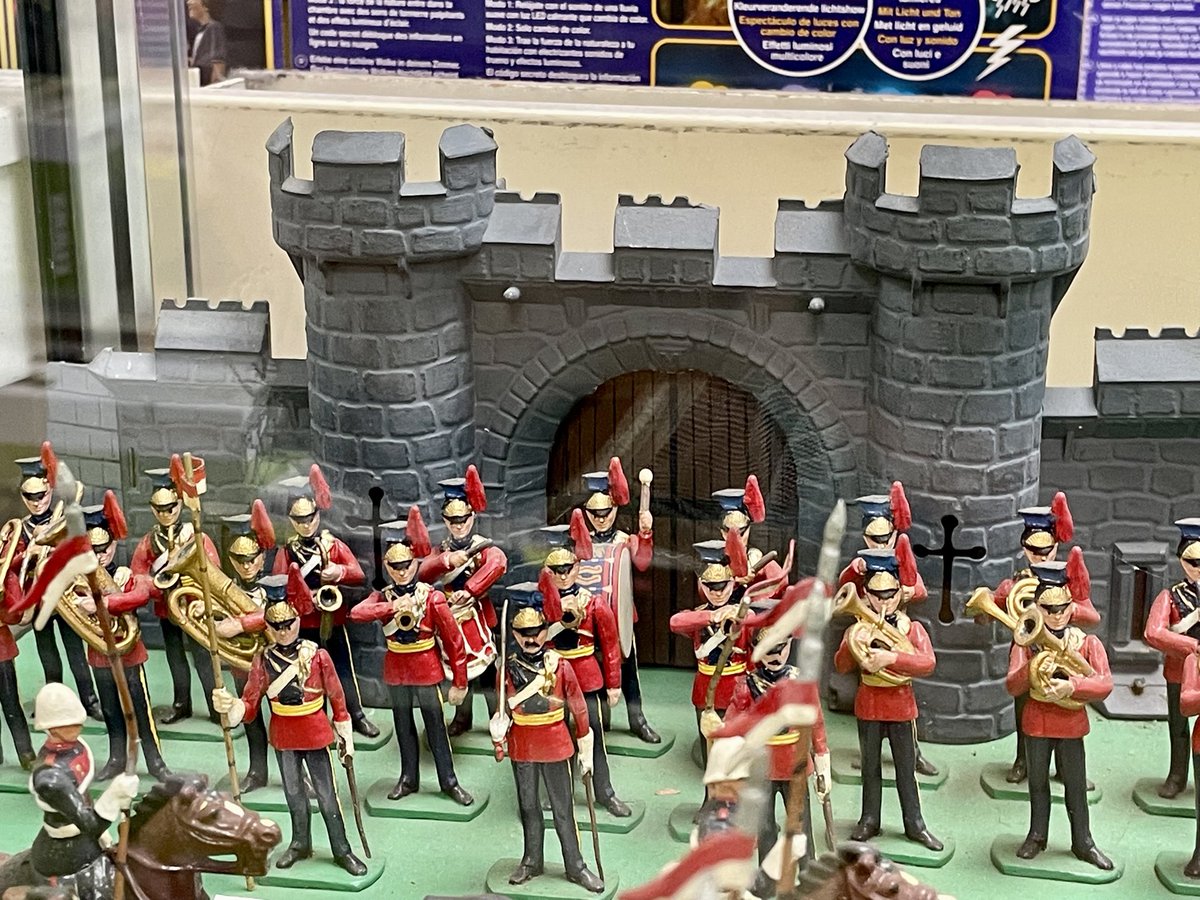 PabloGr13346576's tweet photo. Britains on display at Smyths Toys, Dublin 🥁🎺🎶🇬🇧🇬🇧🇬🇧
It is always a pleasure to see a display of this quality in a mainstream toy shop. https://t.co/YaCqhnI69g
#Britains, #Coldstream, #Dublin, #MiddlesexRegiment, #musicians, #SmythsToys, #theUKarmy, #WilliamBritains https://t.co/QXazZK2dlx