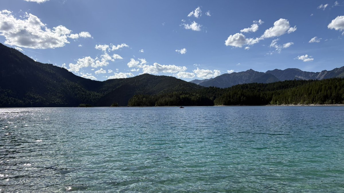 bolevak's tweet photo. Eibsee (Bayern), teplota vody dnes: 17,5C https://t.co/xPXvggu3Qr