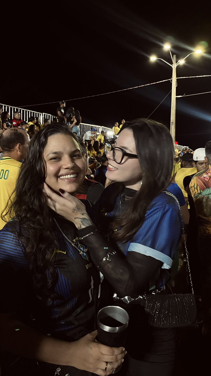itskatxbitch's tweet photo. Eu e minha noiva quando somos performáticas https://t.co/I1Dpus4kky