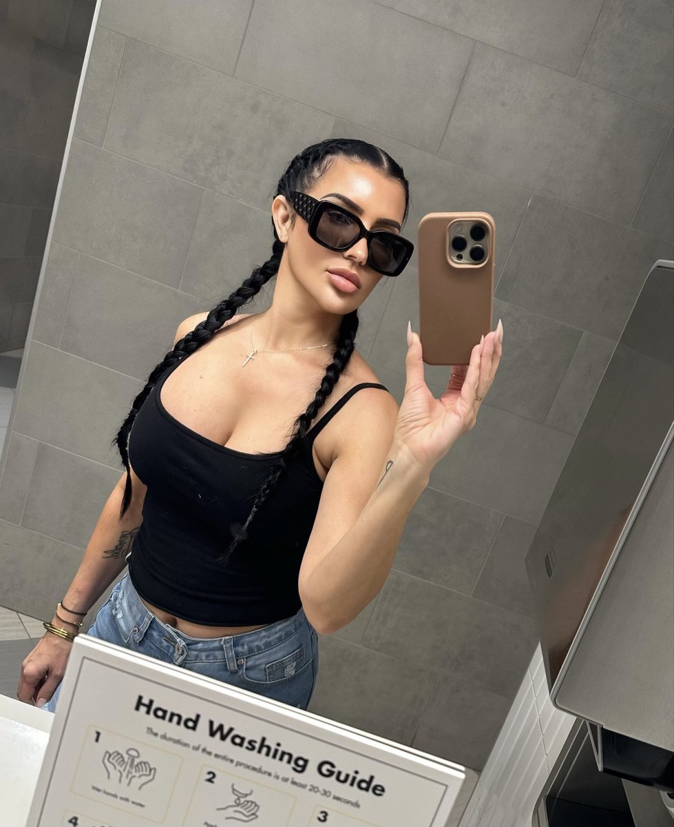 Mistress London tweet media