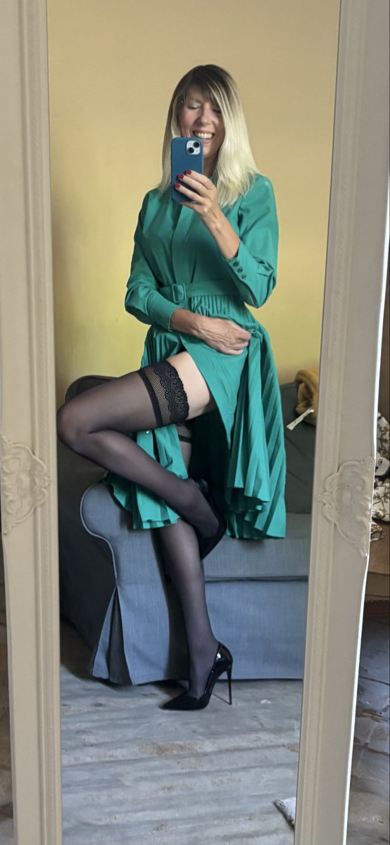 Denierdelight's tweet photo. Green be seen ❤️😜 https://t.co/gw2sCOeTjx