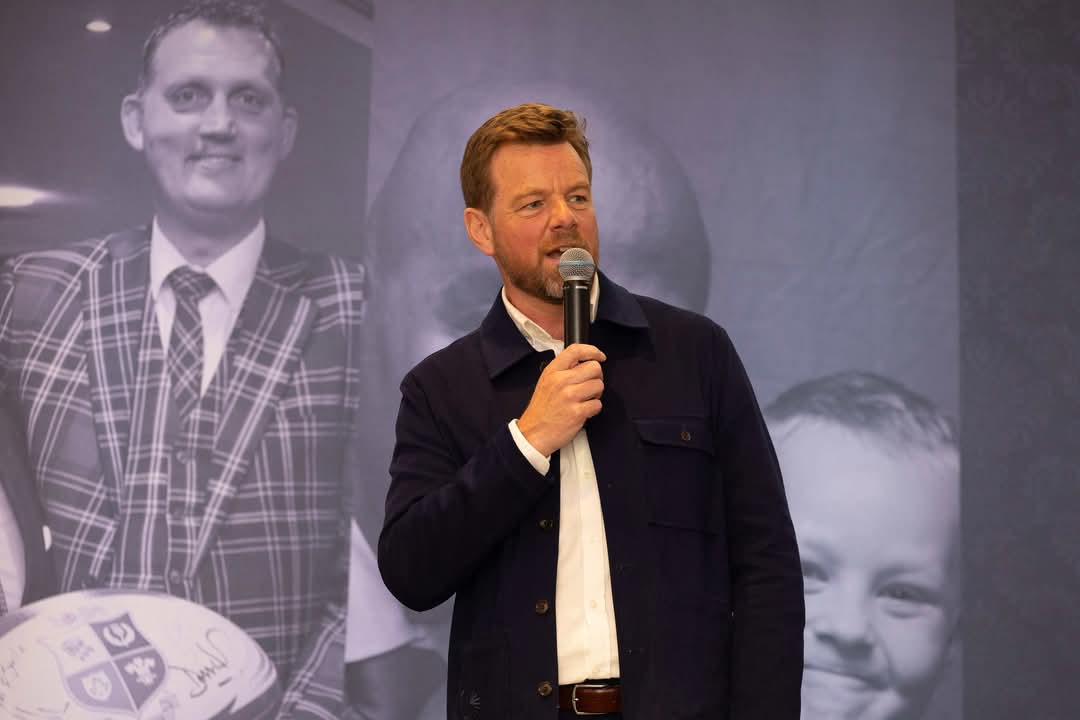 rossharries1's tweet photo. During a week when Ben Stokes was suspended and the England cricket team considered introducing a drinking ban, who better to speak to than one of the original mavericks and hell-raisers, @philtufnell

Another beaut of a day organised by @theeventsroomuk 

📸 @RileySports https://t.co/gQwWIDoO0b