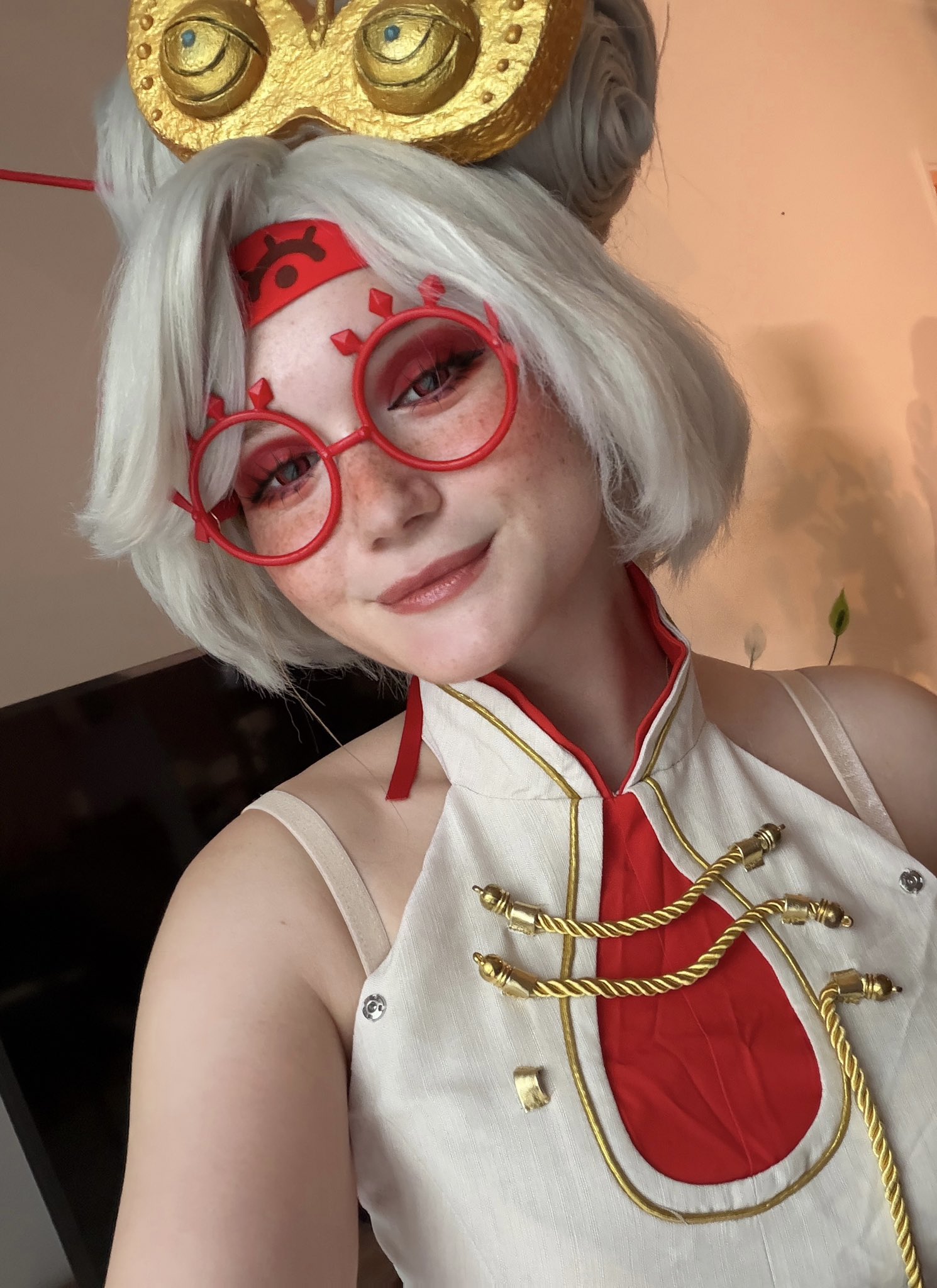 1 pic. Which selfie is cuter? 1 or 2? 💫✨ Purah from The Legend of Zelda https://t.co/xAcWx7ZDuX