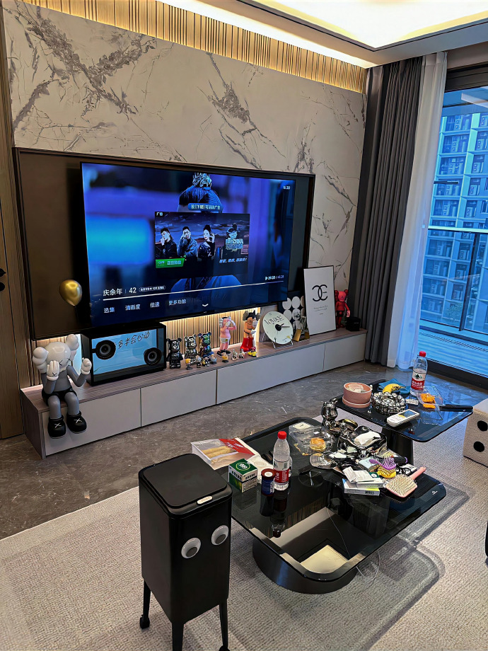 Iyke_shyne's tweet photo. Spent the whole afternoon binge-watching my favorite show, nothing productive but my soul’s fully recharged now. A perfect lazy Sunday win!， https://t.co/I47DlMKLyL