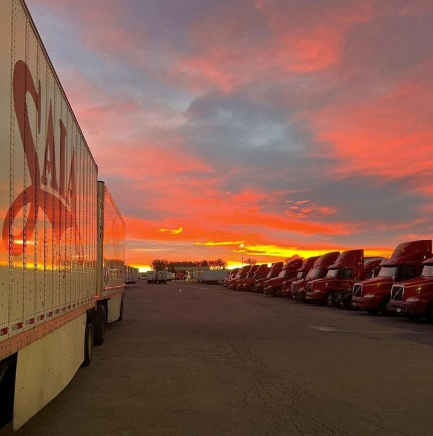 Saia_Inc's tweet photo. Bright beginnings, reliable deliveries. Our trucks roll with the dawn, ensuring your freight gets where it needs to be. #saialtlfreight https://t.co/owX0ebwLGN
