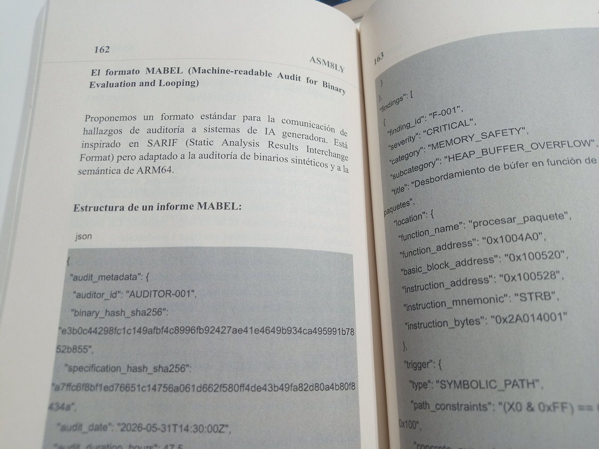 Dio2_es's tweet photo. Ya hemos recibido las primeras copias impresas para evaluar acabados, calidad de impresión y correcciones finales de "Manual del auditor de binarios"
Estamos seguros de que os gustará https://t.co/KR1BwRsoEL