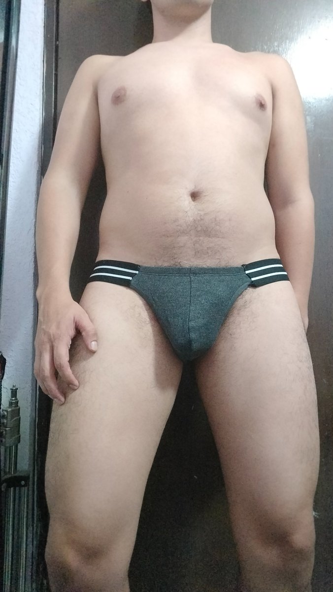 asac4183's tweet photo. @PovezJoe Que rico bulto, como para juntarlos 🥵🥵 https://t.co/afn56abB1J