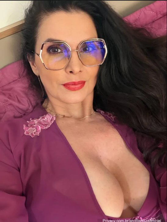 luizaambiel's tweet photo. Boa tarde amores, alguém on pra um sexting delícia comigo agora? 🤤 https://t.co/nPHwWyDOH1