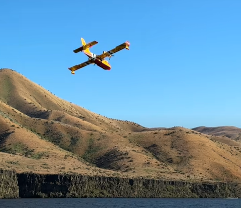 BridgerAero's tweet photo. CONTAINED! 

Last night, our Scooper teams helped fight the Pleasant Valley Fire in Idaho, south of Boise. 

The fire is 100% contained at ~560 acres. 

Strong work from everyone on the line.
#aerialfirefighting #wildfire #idahofire $BAER https://t.co/tUXzrSqAak