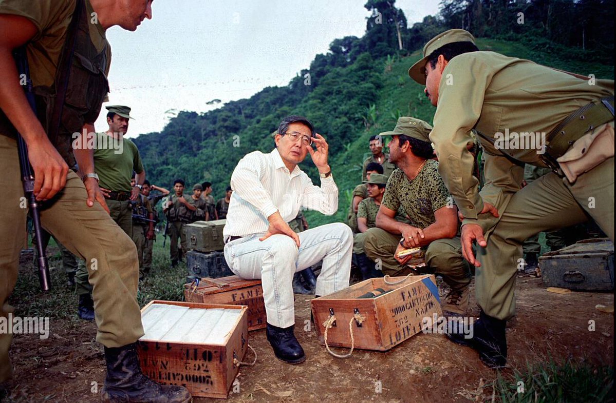 Rander2312's tweet photo. Fujimori no regaló Tiwinza ni cedió soberanía sobre ese territorio. La figura legal acordada estableció que el lugar se encuentra dentro de territorio peruano, otorgando al Estado ecuatoriano la propiedad privada del lugar para que pudieran rendir honores a sus soldados caídos. https://t.co/Qf1OCh9czV