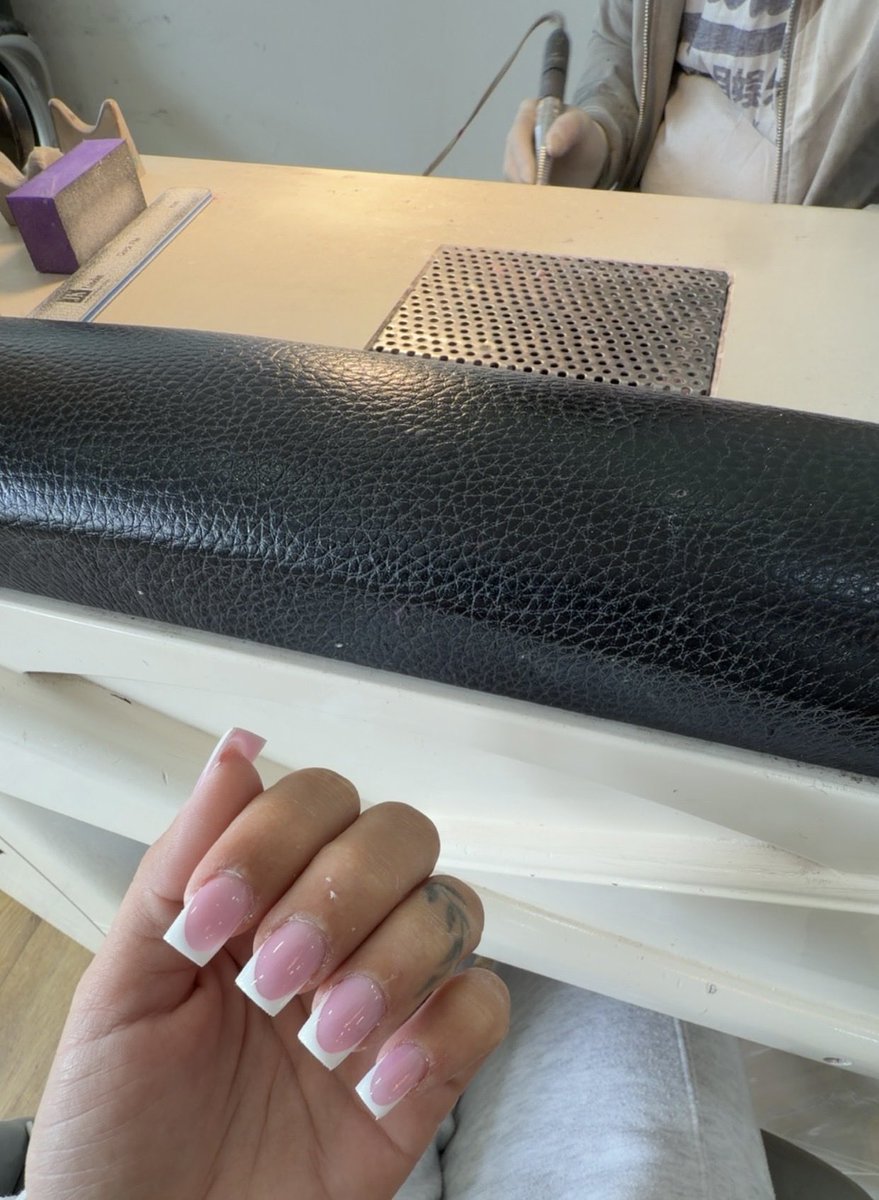 els1334's tweet photo. Matching fresh set ready for my holiday 💅🏽 

Who’s reimbursing them ???? https://t.co/dIjdogsmvs

💸💸💸💸💸

#paypig #money #nails #findom #simp #feetfetısh #toes #acrylics #acrylicnail #frenchtip #wornshoes #domination #lingerie #feetcontents #beautiful #feetworshi̇p #beautiful https://t.co/qSuChxTN4S