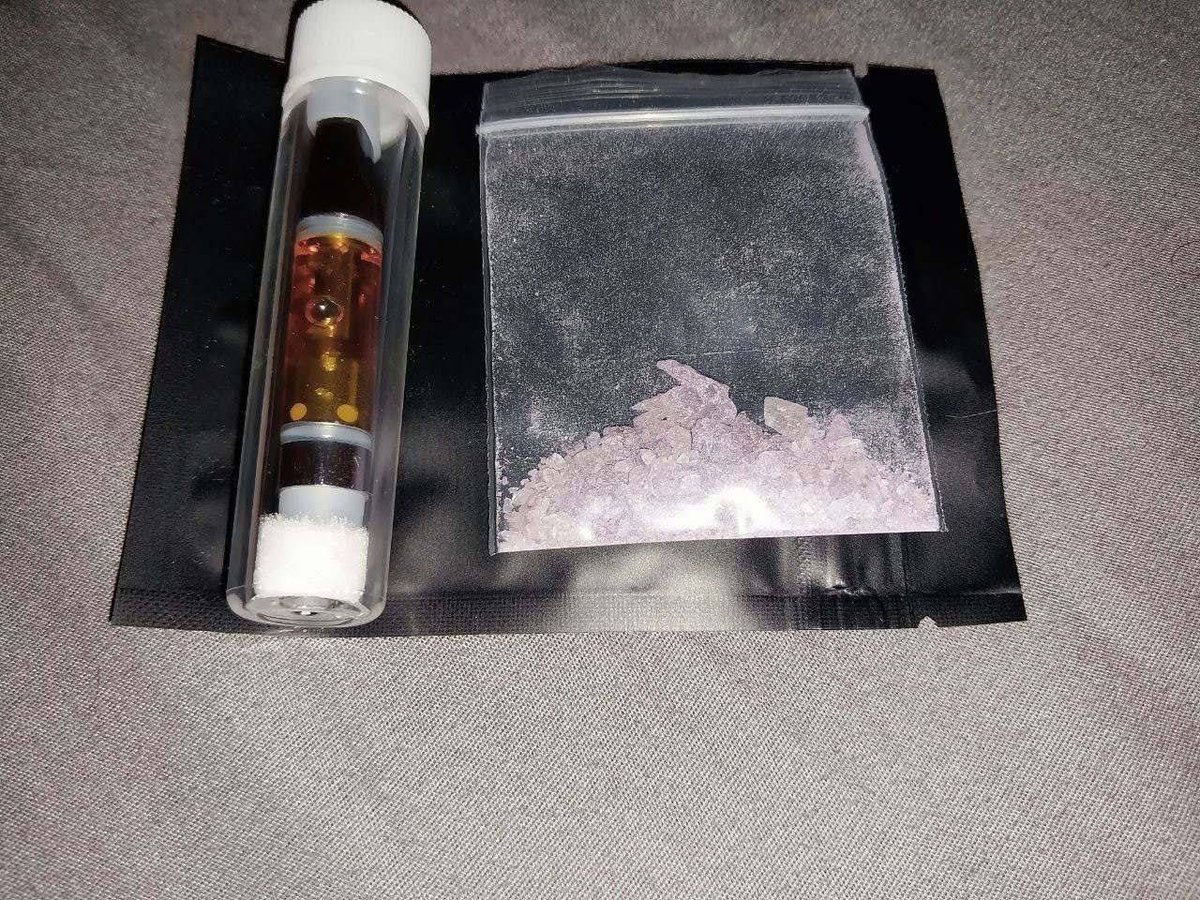 Tracygzyw's tweet photo. Hello everyone my DMT and mdma just arrived say hi if your active 👋#drugtwt #drugs https://t.co/wsbFzM5DgS