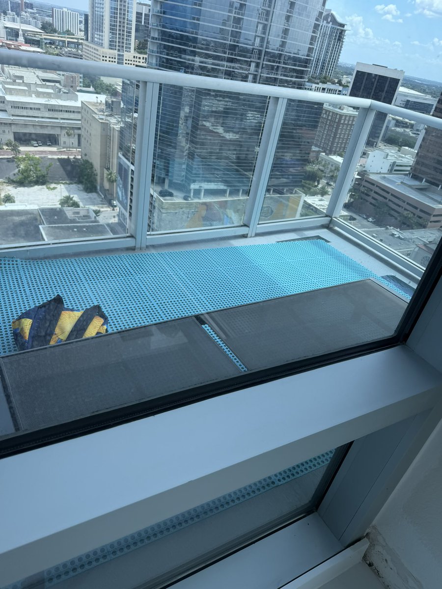 sweetcarolinatv's tweet photo. So check it out. I’m getting grass installed on the balcony. It’s not real grass, but it looks  like thick grass not a green carpet. It helps make the living space look longer. https://t.co/QqZuonBP7D