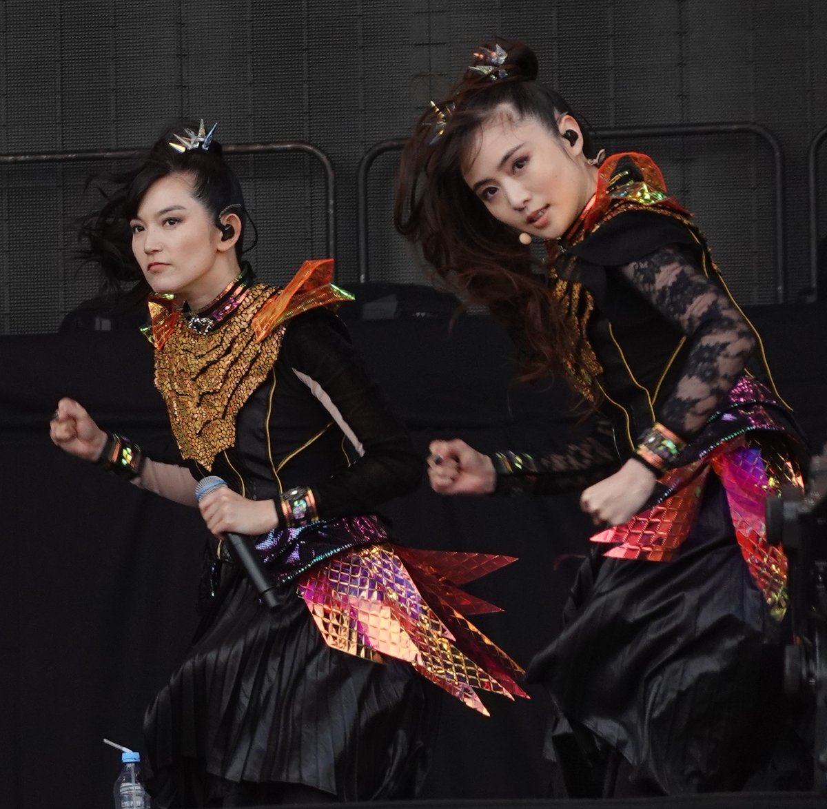 dufudufutk's tweet photo. Distortion

８年前は新曲でダークサイド期だったと思うと感慨深い。

その時もセカンドステージで物凄い集客だったけど今回はメインステージでそれを達成。

SU-METALは去年あたりから明確にメタルフェスでのトリが目標だと公言しているけど、近い将来実現するのではないか。

#BABYMETAL
#Download https://t.co/cED3ybCXrN