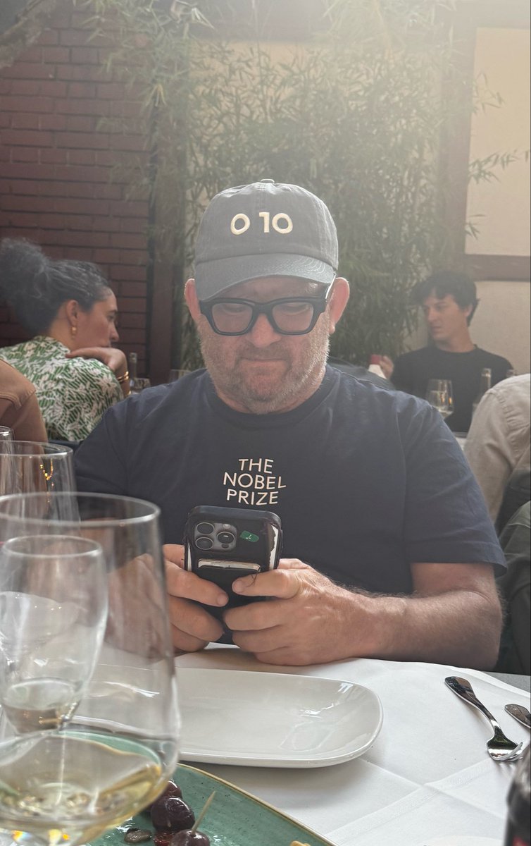 redbeardnft's tweet photo. There goes my hero …..
#zero10 @ArtBasel https://t.co/xdhRaVXx4Y