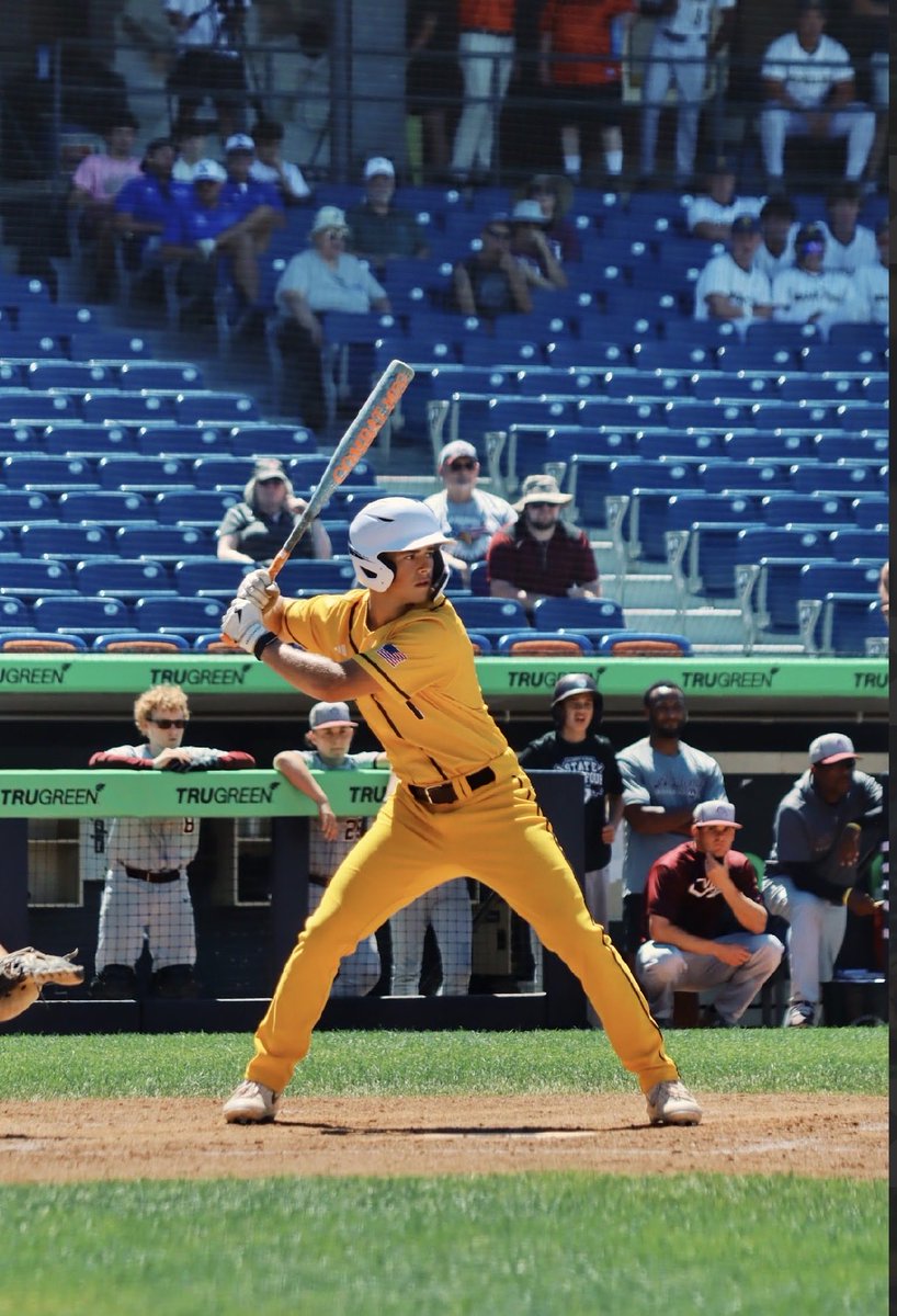 CameronMiller17's tweet photo. Blessed on this season and of all the goals I accomplished. Here are my regular season stats.
-62 Ab 
-.516 AVG
-.710 SLG
-.608 OBP
-.1.317 OPS
- 32 Hits
- 23 RBIs 
- 9 XBH
@OEBbaseball @OEB2027s @weldyprep https://t.co/HHNADtuACY