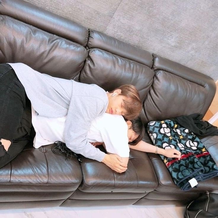 fthspearb's tweet photo. 창빈이가 잠만보를 좋아하는 이유… 💤 https://t.co/B2JDifeA26