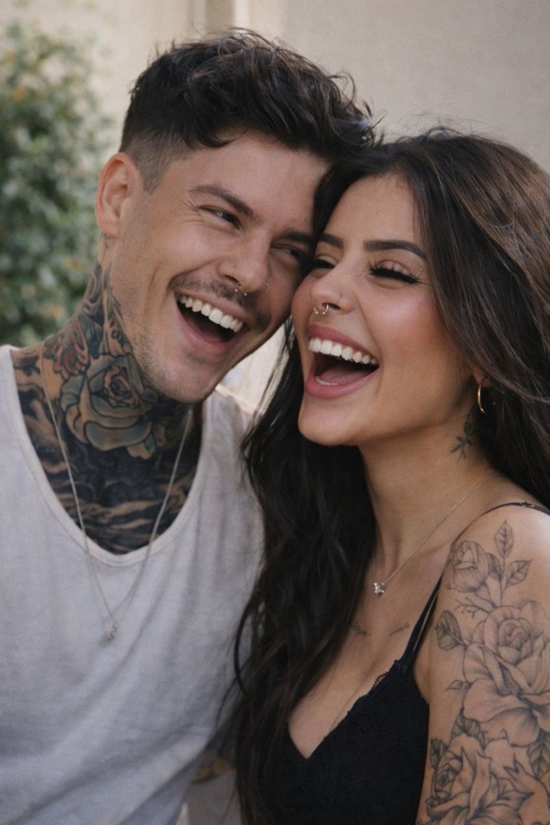 kingoffhell66's tweet photo. 📷   ׅ    ━   ﹫Satã_
                𝙢αde  α  𝙣𝙚𝙬   ›   𝗣𝗢𝗦𝗧   ▾ 

         Eu e a Maya toda vez que alguém manda msg pra ela dizendo que a gente é um casal e acham que eu tô traindo ela kskskslsksl https://t.co/MiOiURef61