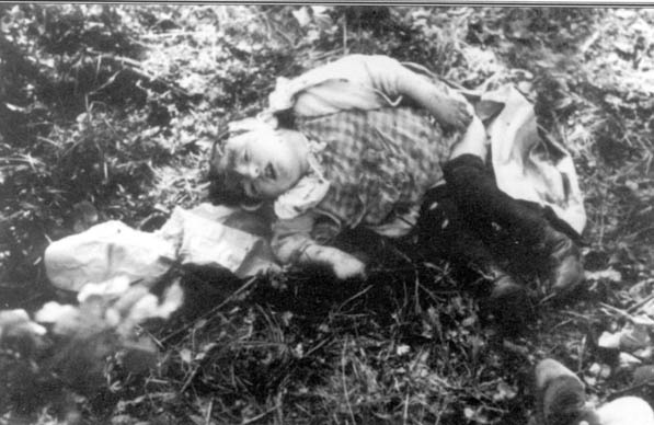 EJagiellonians's tweet photo. Polish civilians murdered, including a pregnant woman and several-year-old children, by bandits from the Ukrainian Insurgent Army on June 16, 1944 near the village of Zatyle. UPA is not something that should be a model for Ukrainian identity.
🇵🇱⚖️🩸🇺🇦
▶️ https://t.co/YR5yN7lQkg https://t.co/tXUPAyWhpP