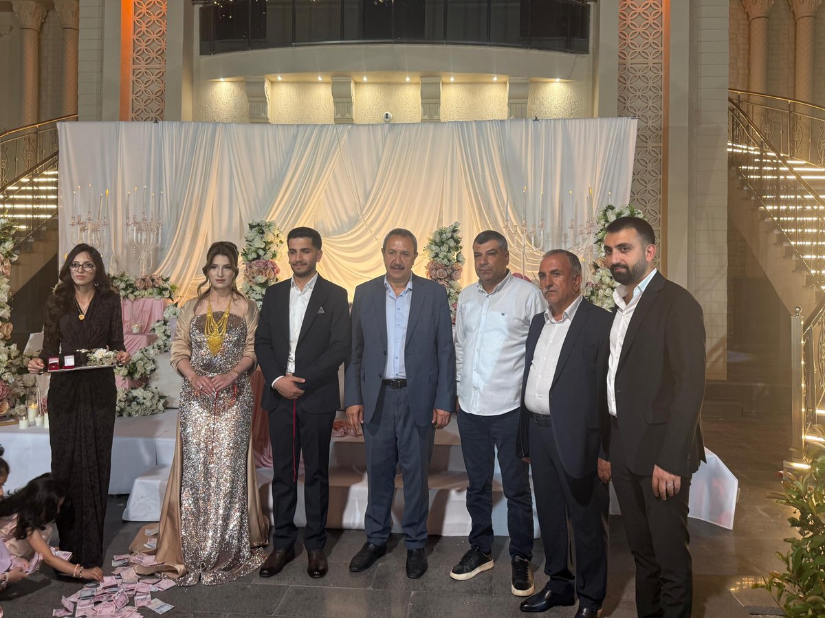 mehmetkayastb's tweet photo. Kadim dostum Sayın Selim Karaburç’un kıymetli evladı İsmail ile şehrimizin saygın ailelerinden Dümbüllü ailesinin değerli evladı Zeynep çiftinin nişan merasimine katılarak mutluluklarına ortak olduk.

Genç çiftimize hayırlı olsun dileklerimizi ilettik. Rabbim aralarındaki sevgi ve muhabbeti daim, birlikteliklerini huzurlu eylesin.

Bu vesileyle Karaburç ve Dümbüllü ailelerini gönülden tebrik ediyor, genç çiftimize sağlık, huzur ve saadet dolu bir ömür diliyorum.

Rabbim tamamına erdirsin ve mutluluklarını daim eylesin.