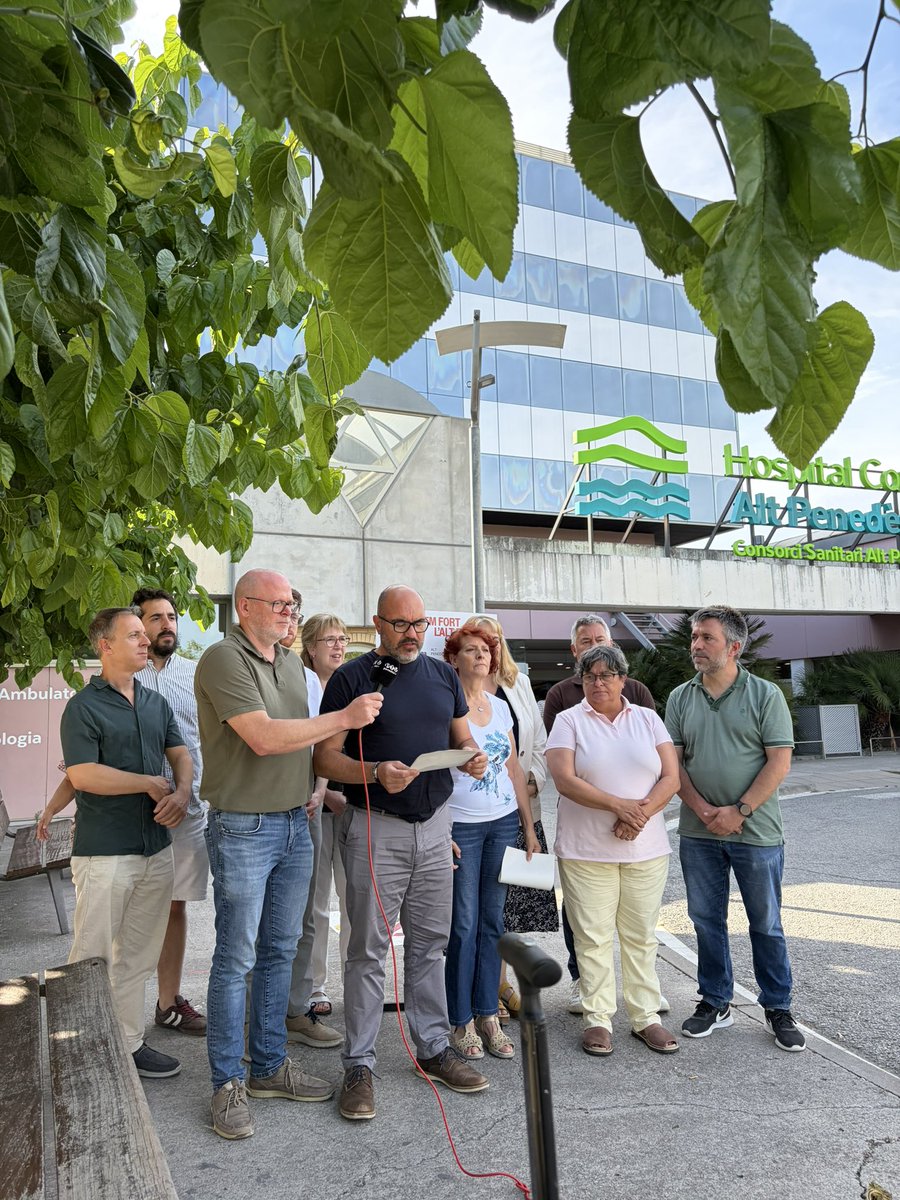 ERC_AltPenedes's tweet photo. Gent d’Esquerra de tota la comarca s’ha unit per defensar la salut de l’Alt Penedès.

Hem reclamat millores en atenció primària, reforços de personal en els consultoris mèdics, acabar amb la recentralització de serveis, reducció de les llistes d’espera

Farem accions al Parlament https://t.co/li39zySd4C