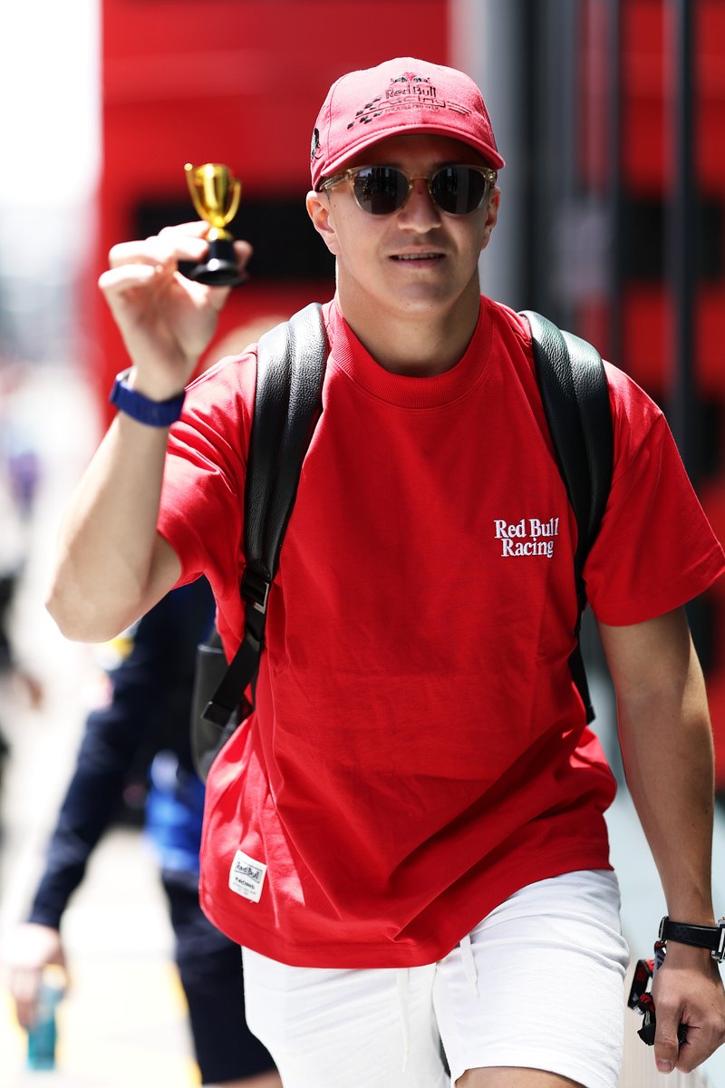 IHadjar_fans's tweet photo. 🔴 Thread des images d'Isack ce week-end ! 

#F1 #BarcelonaGP https://t.co/80xoTy11Vc