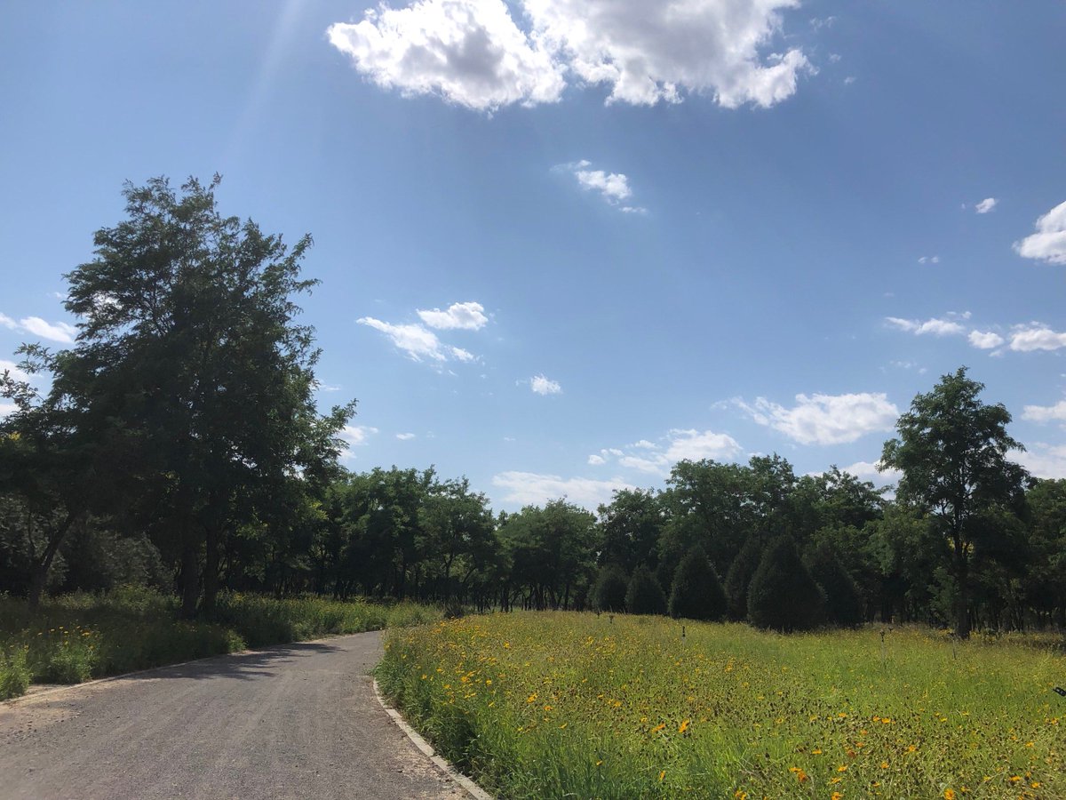 RonaldRobitc2r's tweet photo. Just finished 3 hours of community park cleanup with awesome volunteers! Picked up 20+ bags of trash and made our local green space a bit nicer for everyone. Grateful for this weekend’s meaningful time together! https://t.co/yJCGtaM35M