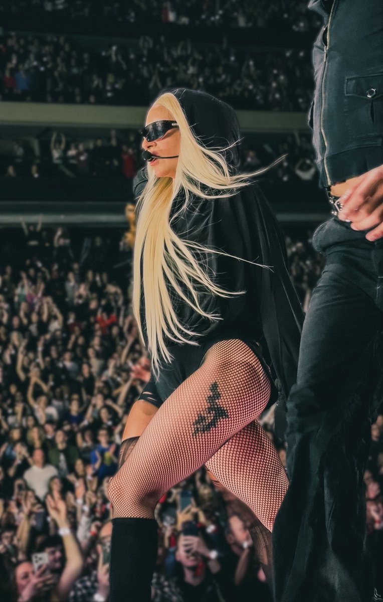 CristianoG40531's tweet photo. LADY GAGA 
THE MAYHEM BALL https://t.co/bQOSNsdHzR
