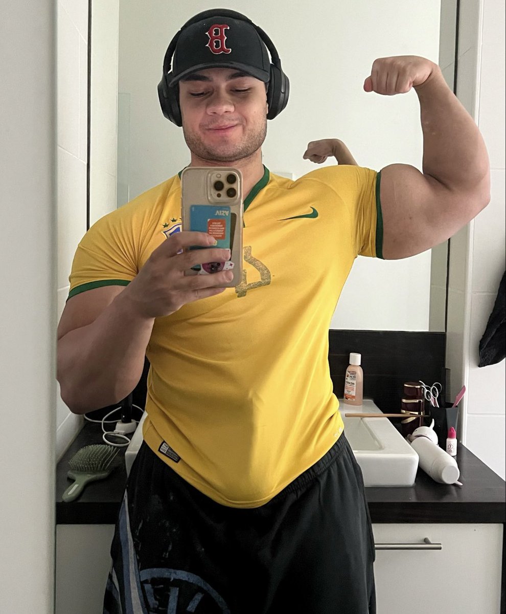 bicepsandbiceps's tweet photo. #biceps  #hugeguns     #bicepsandbiceps #hugebodybuilder #bodybuilder #hugebiceps #bigbiceps #flexingbiceps #hugeman #hugemen #muscleman #musclemen #worshipingbiceps #worship #kissingbiceps #bicep #hugebodybuilder #flexingandworshiping https://t.co/Do22hQ3TOv