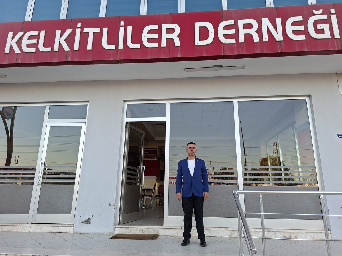 serhat29serhat's tweet photo. Bugünkü dernek ziyaretim, Kocaeli'nin Derince ilçesinde faaliyet gösteren Derince Kelkitliler Derneği'ne oldu. Birbirinden kıymetli Kelkitli hemşehrilerimizle hasbihal etme fırsatı bulduk. Kendimi adeta Köse ve Kelkit'te hissetmenin mutluluğunu yaşadım.

Ziyaret sırasında, Değerli/amcam Hakkı Taşdemir'in lise arkadaşı olan ve öğretmenlikten emekli değerli bir büyüğümüzle de tanıştık. Kendisiyle amcamı görüştürmeye vesile olmak, gurbetten sılaya uzanan güzel bir gönül köprüsünün kurulmasına vesile oldu.

Misafirperverlikleri ve samimi sohbetleri için tüm Kelkitli hemşehrilerimize teşekkür ediyor, sevgi ve selamlarımı iletiyorum.