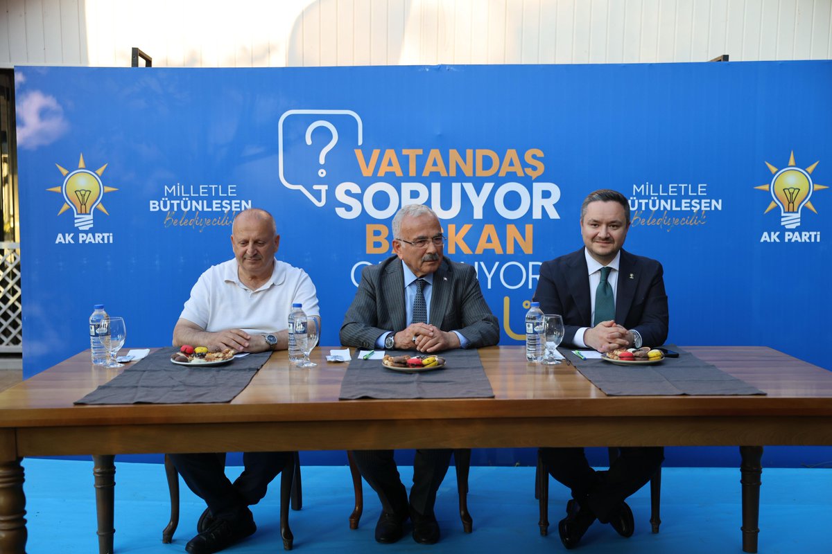 ozdemirsamet's tweet photo. Ordu Büyükşehir Belediyemiz tarafından düzenlenen “Vatandaş Soruyor, Başkan Cevaplıyor” programı kapsamında Perşembe ve Ünye ilçelerimizde hemşehrilerimizle bir araya geldik.

Ordu Büyükşehir Belediye Başkanımız Sayın Dr. Mehmet Hilmi Güler ile birlikte vatandaşlarımızın talep, öneri ve beklentilerini dinledik; şehrimizin geleceğine dair fikir alışverişinde bulunduk.

Katılım sağlayan, düşünce ve önerileriyle programımıza katkı sunan tüm vatandaşlarımıza teşekkür ediyorum.

#VatandaşSoruyorBaşkanCevaplıyor