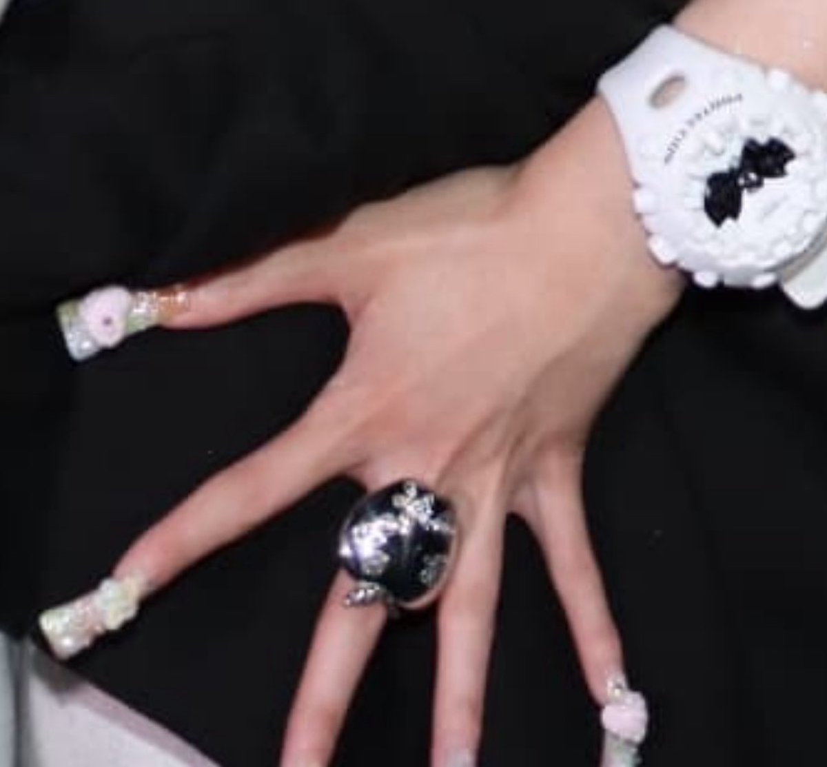 juri’s hands tweet media
