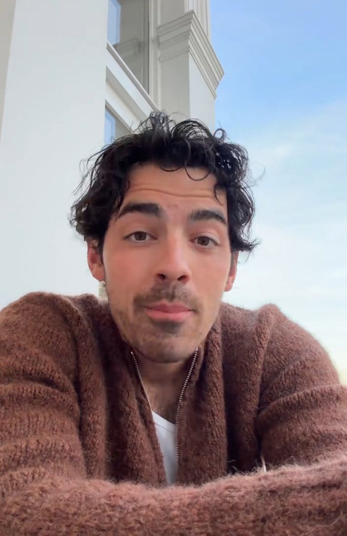 Meel_Jonass's tweet photo. You're so handsome, Joe Jonas😍
@joejonas https://t.co/zCbVb8NJa3
