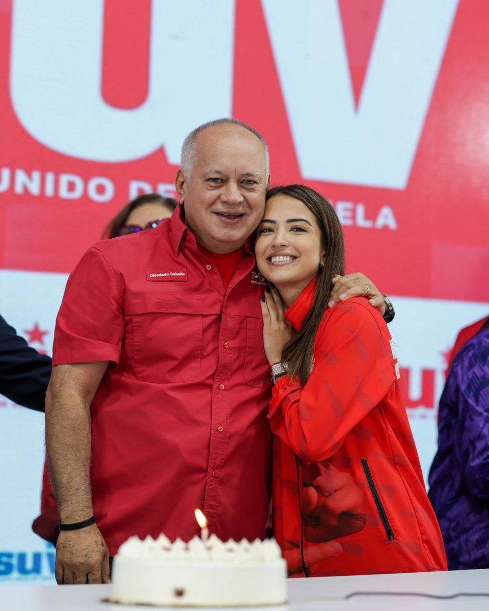 ConElMazoDando's tweet photo. #ChávezPorSiempreChávez https://t.co/oKHDOP0mRP
