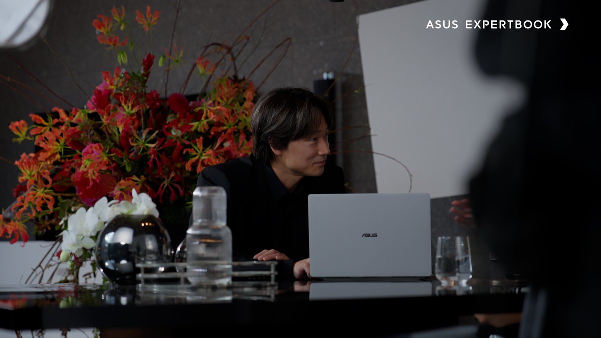 ai_k's tweet photo. 【インタビュー】綾野剛さん「仕事の支えは」
――「ASUS ExpertBook Ultra」新CM公開にあたり

https://t.co/0RhsEAHa5y

🎥動画
https://t.co/ntisQjQGQ4

#綾野剛 https://t.co/2OyjaqiLkc