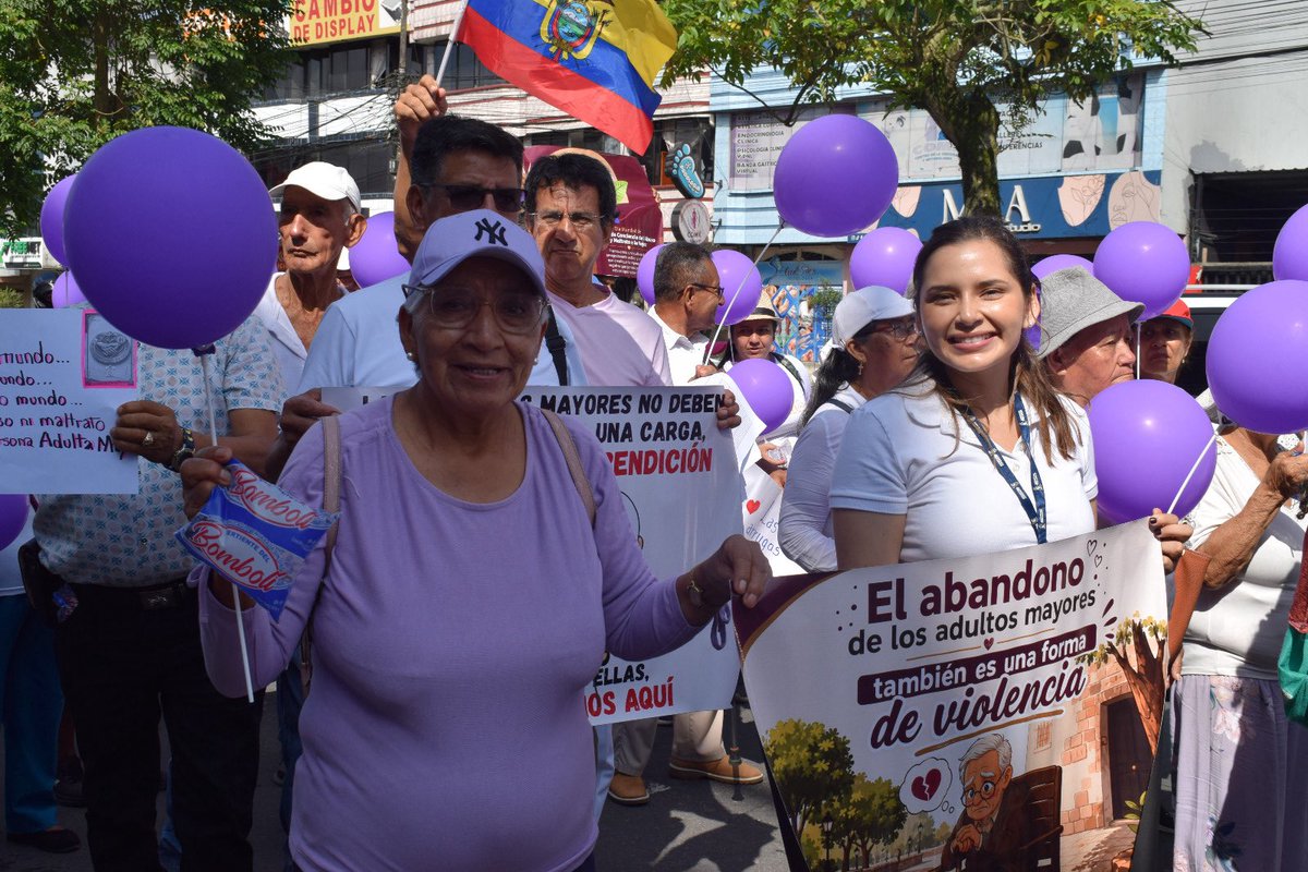IESSStodomingo's tweet photo. Los adultos mayores del Programa de Envejecimiento Activo asistieron a la caminata por el Día Mundial de la Toma de Conciencia del Abuso y Maltrato en la Vejez, junto al Consejo de Protección de Derechos del @GADsantodomingo.

Unidos por el derecho a un envejecimiento digno👵👴🤝 https://t.co/fPMd9tcwi0