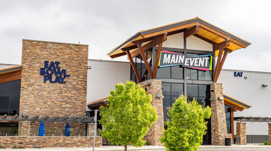 COSparkFire's tweet photo. The Windsor Main Event and Triple Crown have teamed up for the Colorado Sparkler. ⚾✨

Main Event is offering teams our Youth All Access Package which includes 4 hours of unlimited activities with pizza and sodas for all guests!

Call Main Event to reserve!

📞(970) 663-6363 https://t.co/gmMXGZ3vu4