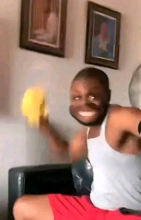 odogwu93's tweet photo. @TheRealCEOAmber Na so https://t.co/RUjbWY2DKI
