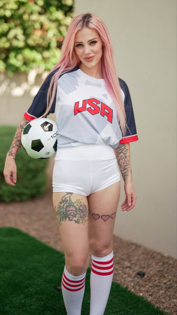 AVERYofficial's tweet photo. Is it called soccer, or football? 😝 https://t.co/MluXhWZgL1